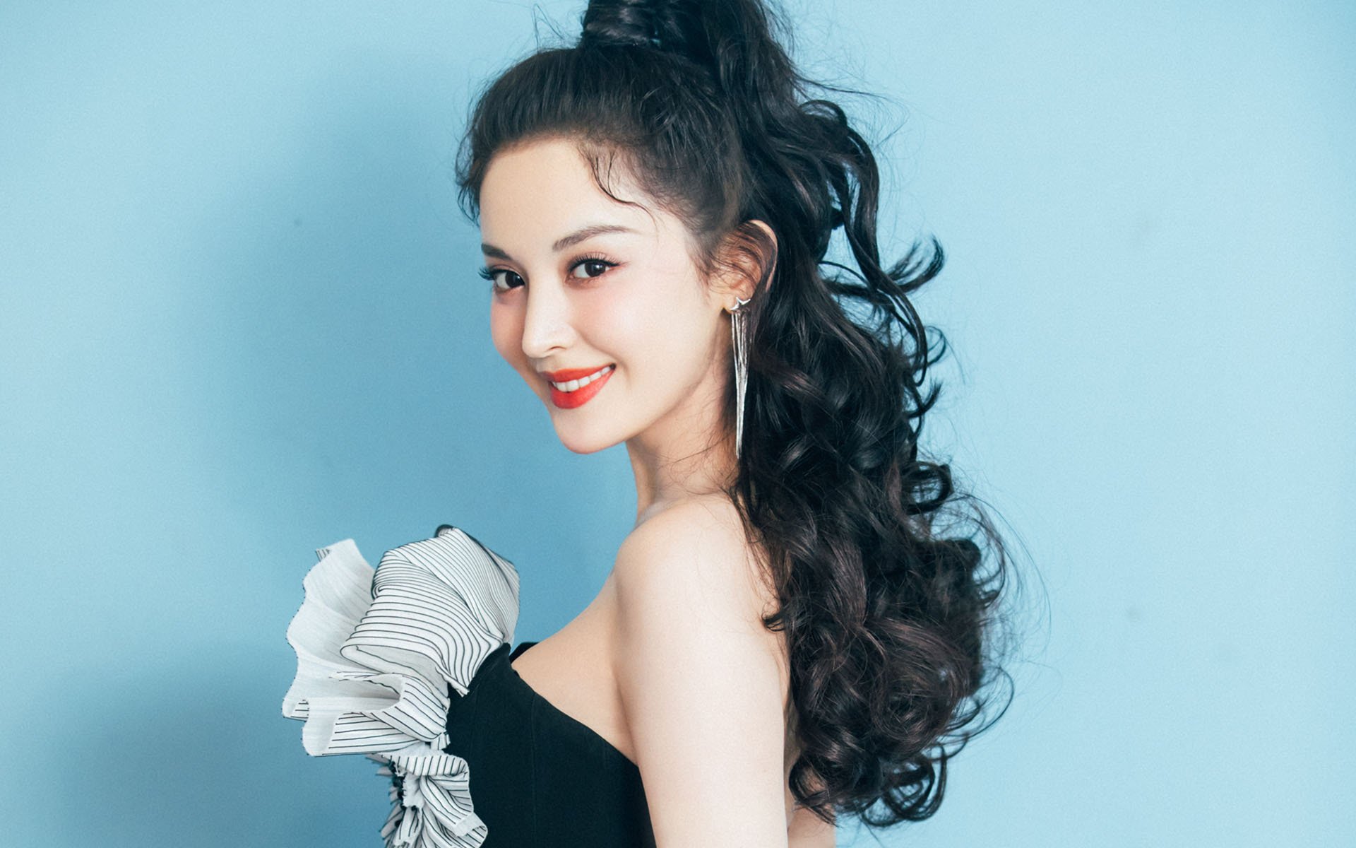 米兰体育APP-女子100仰美将再创佳绩，女子100仰泳