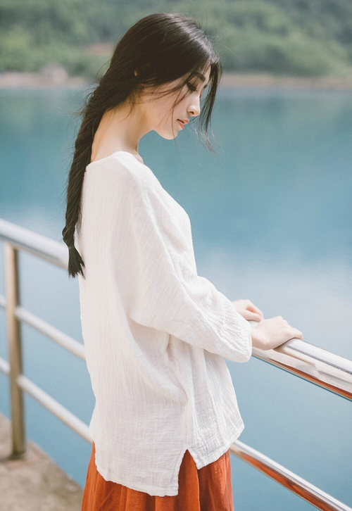 米兰体育-裁判误判争议不断视频回放制度呼声高涨，裁判场上误判怎么办