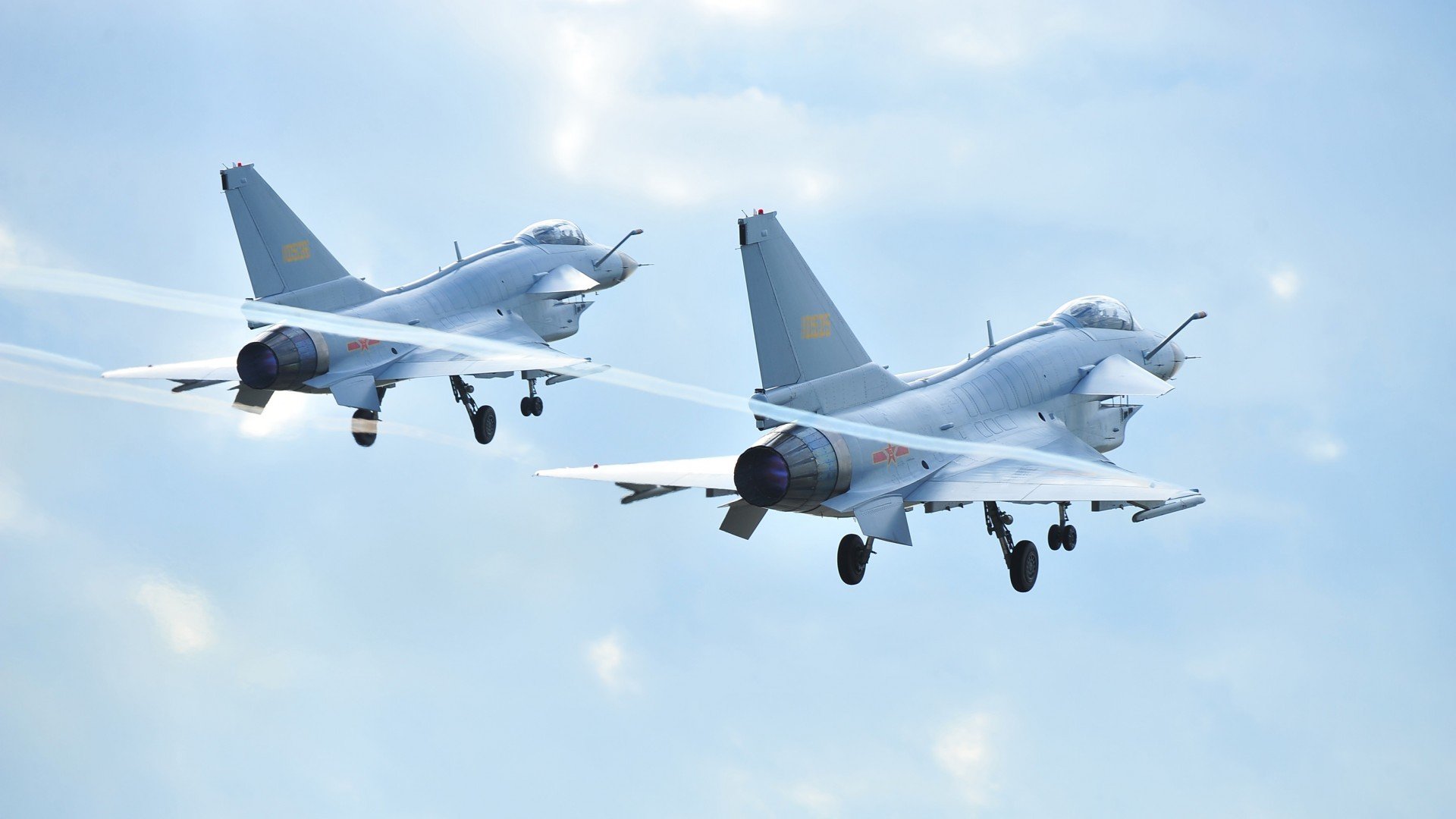 MILANSPORT入口-戴维·帕特森为袋鼠队注入战术活力，成功打破对方防线，佩特·戴维森