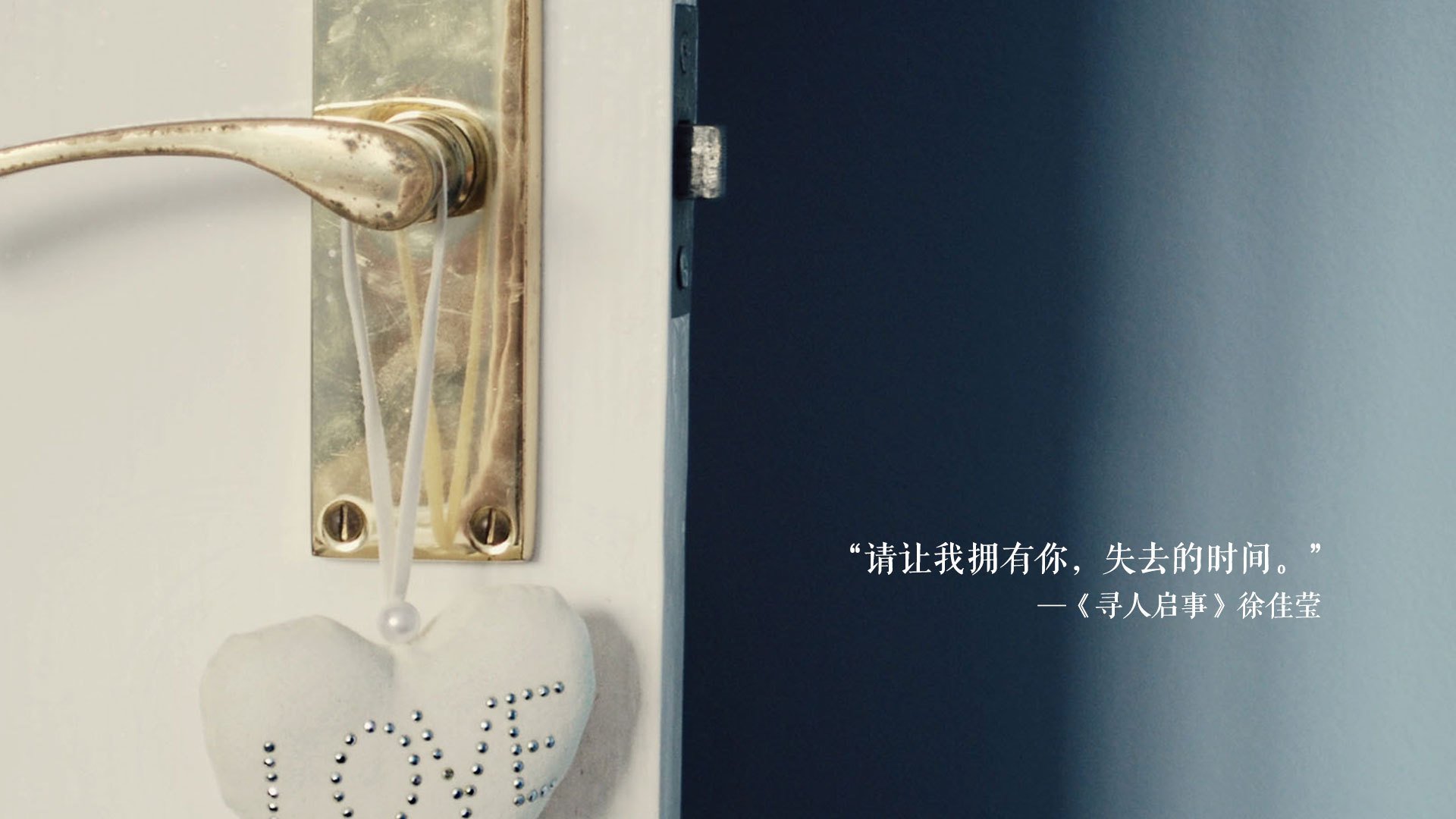 AC米兰-背泳选手出发入水角度精准推进效率高，早期的背泳只是仰浮在水面上